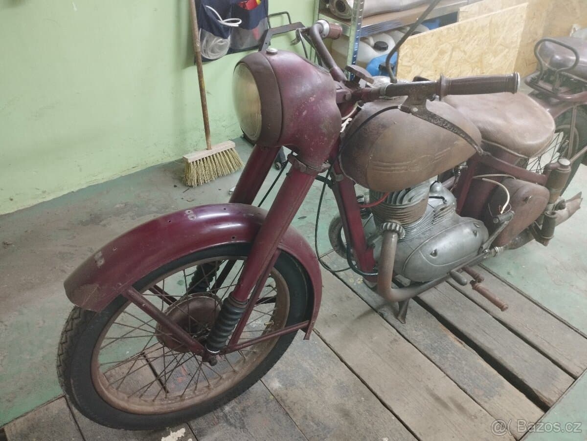 1960 Jawa JAWA 250 Pérák - 17 000 km - Fotka 1