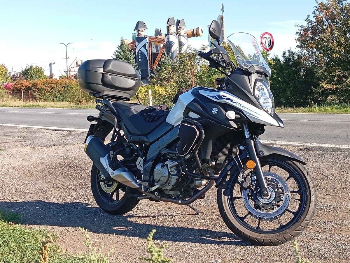 2023 Suzuki Suzuki DL 650 V-Strom - 13 600 km - Fotka 1