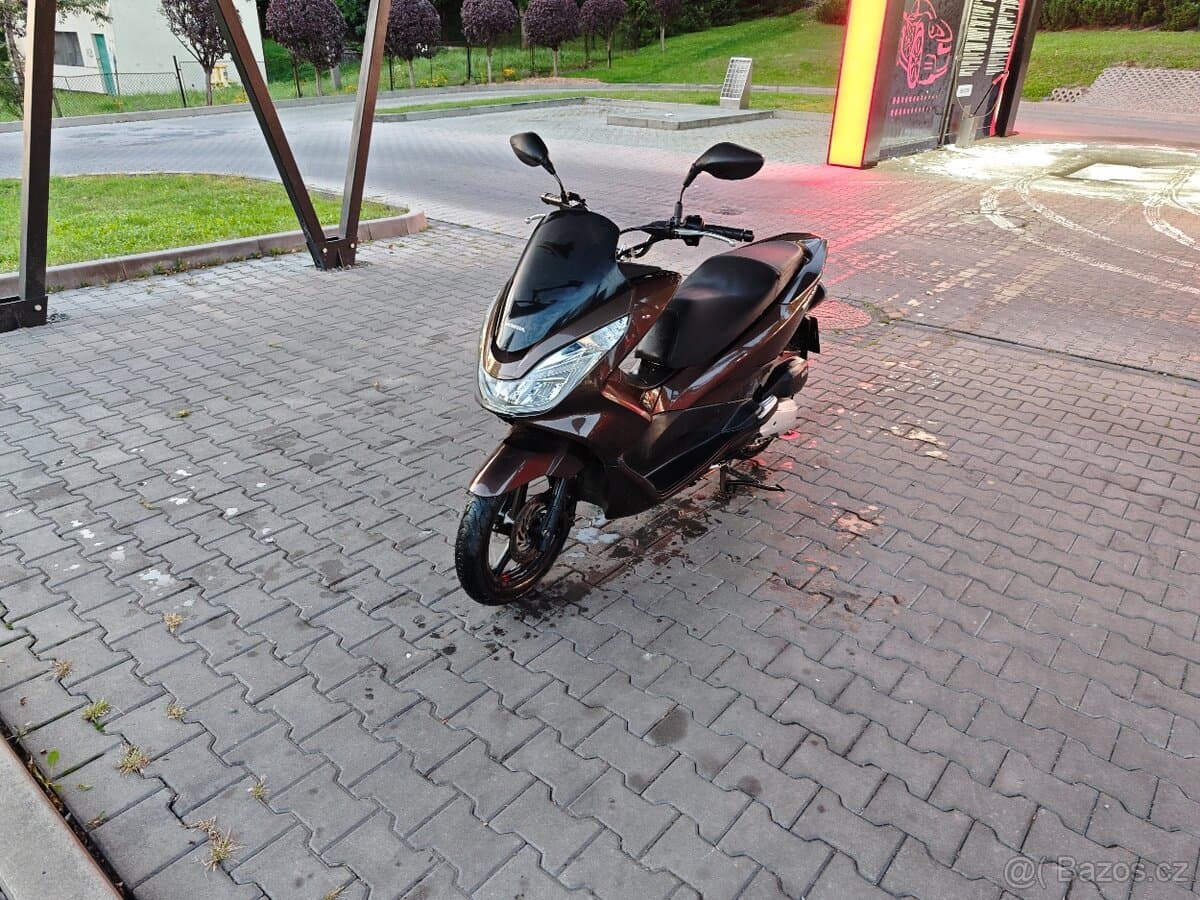 2015 Honda Honda PCX 125 - 20 200 km - Fotka 1