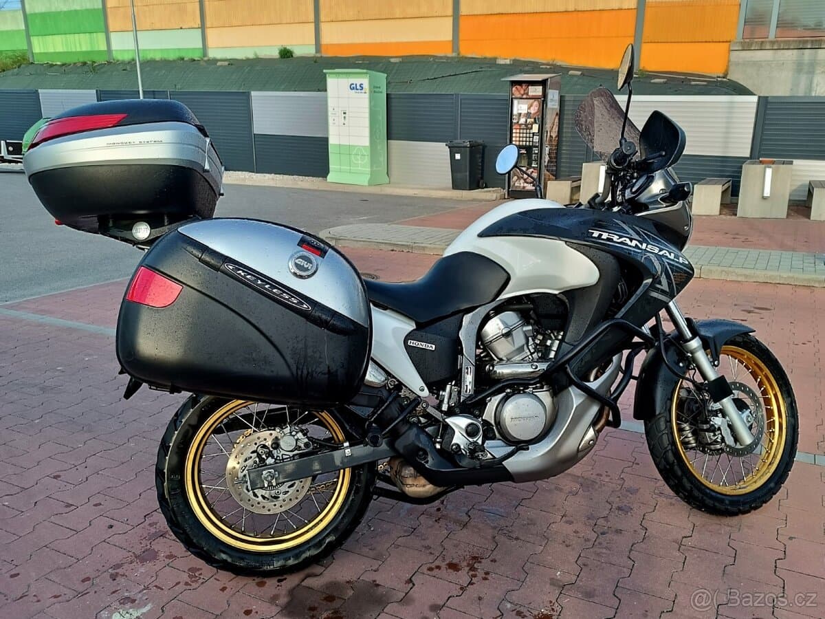 2011 Honda Honda XL 700 V Transalp - 70 000 km - Fotka 1