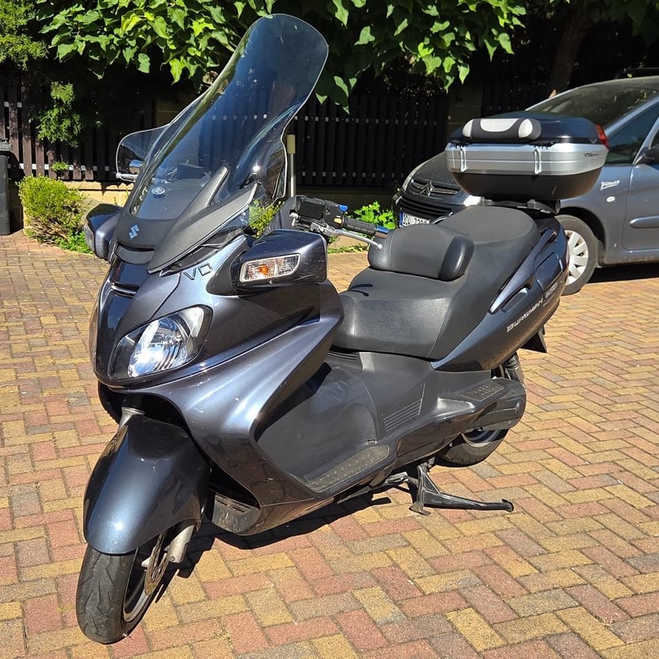 2012 Suzuki Burgman 125/200/400/650 - 18 000 km - Fotka 1