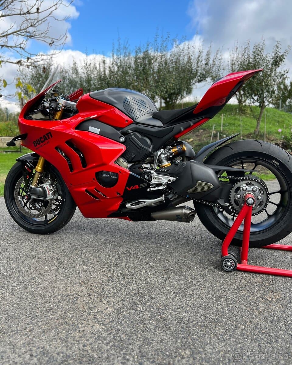 2023 Ducati Ducati Panigale V4 - 8 200 km - Fotka 1