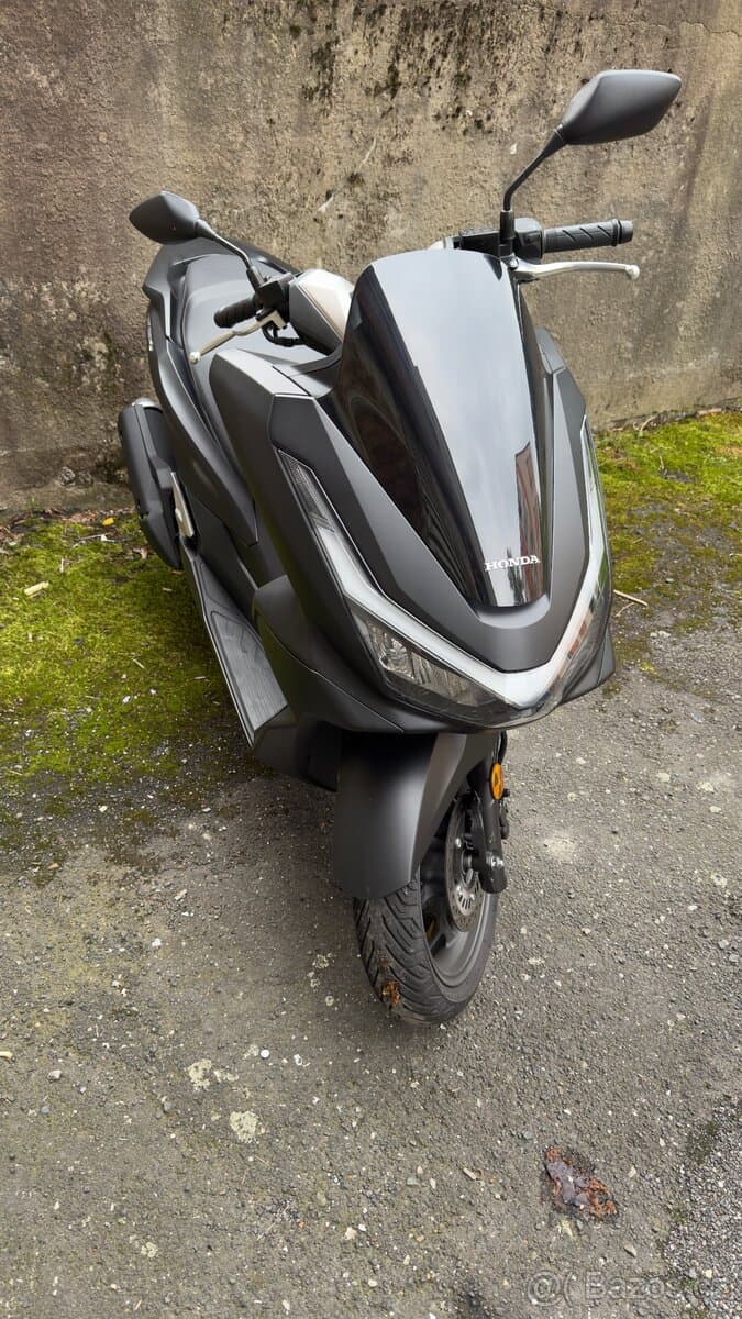 2025 Honda Honda PCX 125 - 1 808 km - Fotka 1