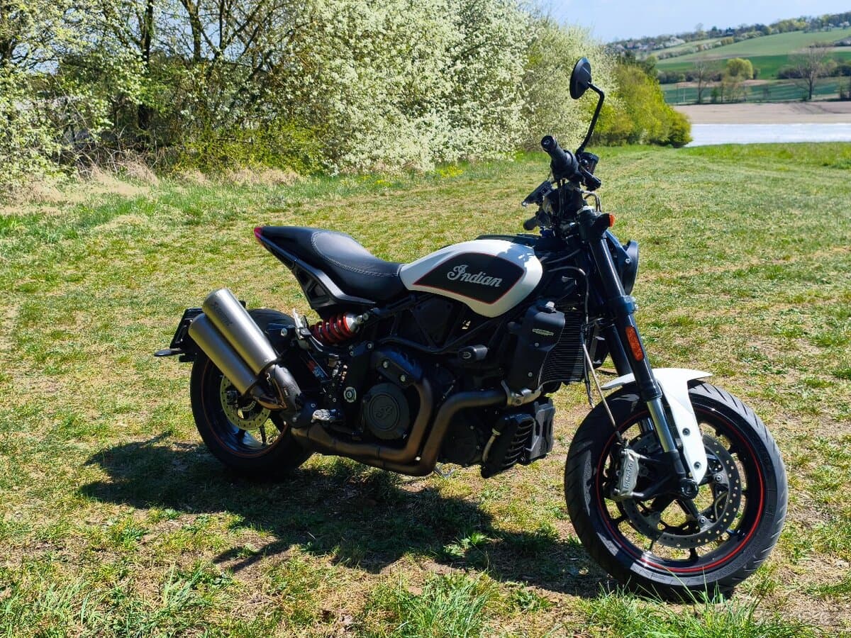 2027 Indian FTR - 37 000 km - Fotka 1