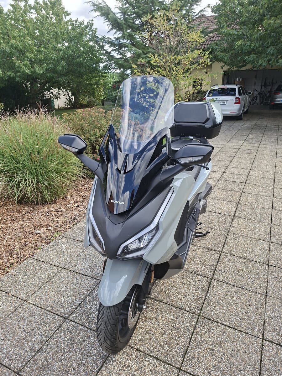 2024 Honda Honda Forza 350 - 1 800 km - Fotka 1