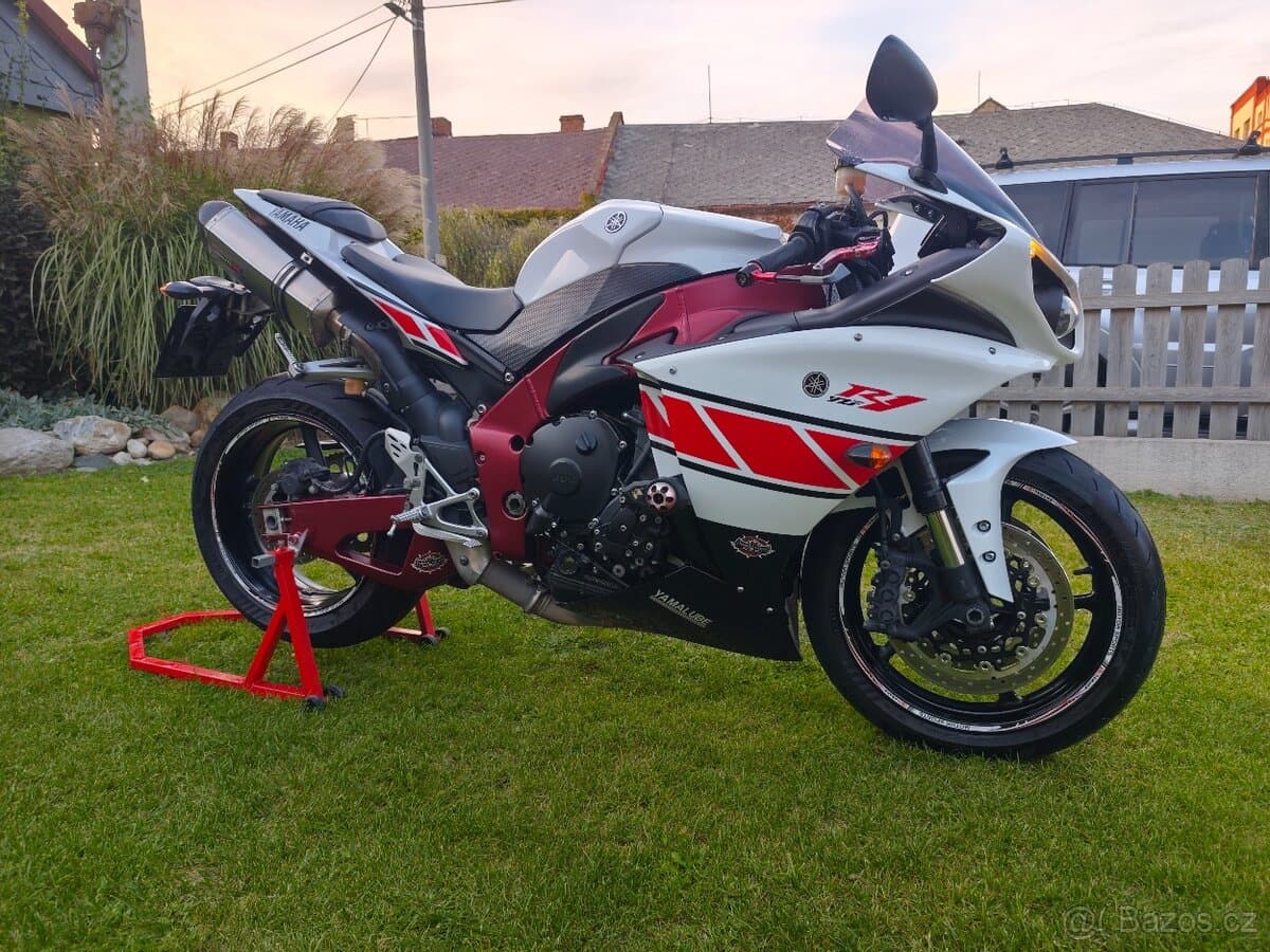 2017 Yamaha Yamaha YZF-R1 - 1 150 km - Fotka 1