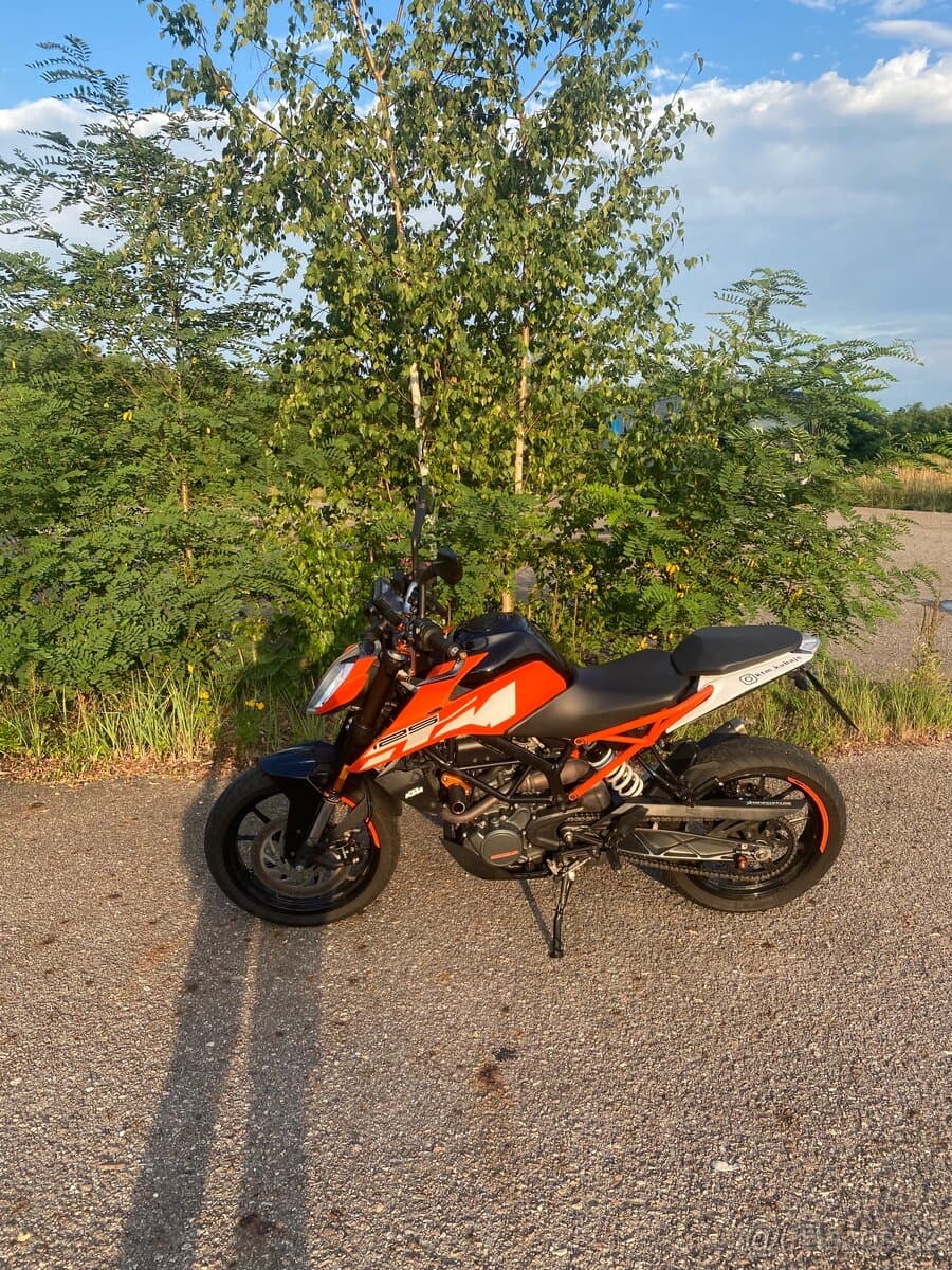 2017 KTM KTM 125 Duke - 46 500 km - Fotka 1