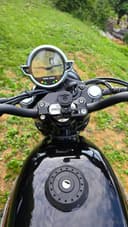 2025 Moto Guzzi Moto Guzzi V7 - 3 400 km - Náhled 2