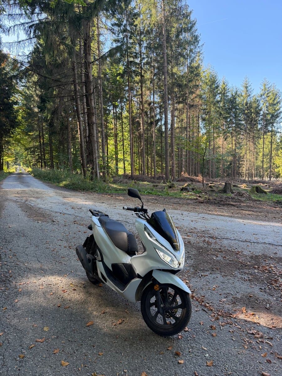 2020 Honda Honda PCX 125 - 8 000 km - Fotka 1