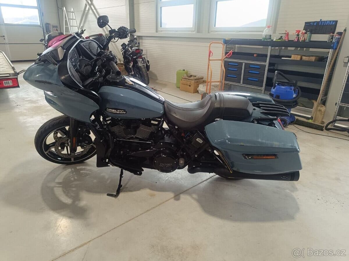 2025 Harley-Davidson Harley-Davidson Touring - 16 632 km - Fotka 1