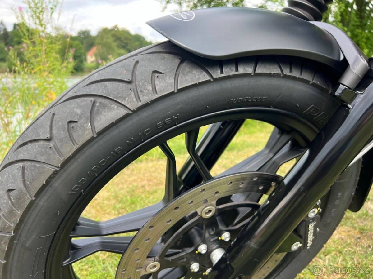 2014 Moto Guzzi Moto Guzzi V7 - 5 882 km - Fotka 1