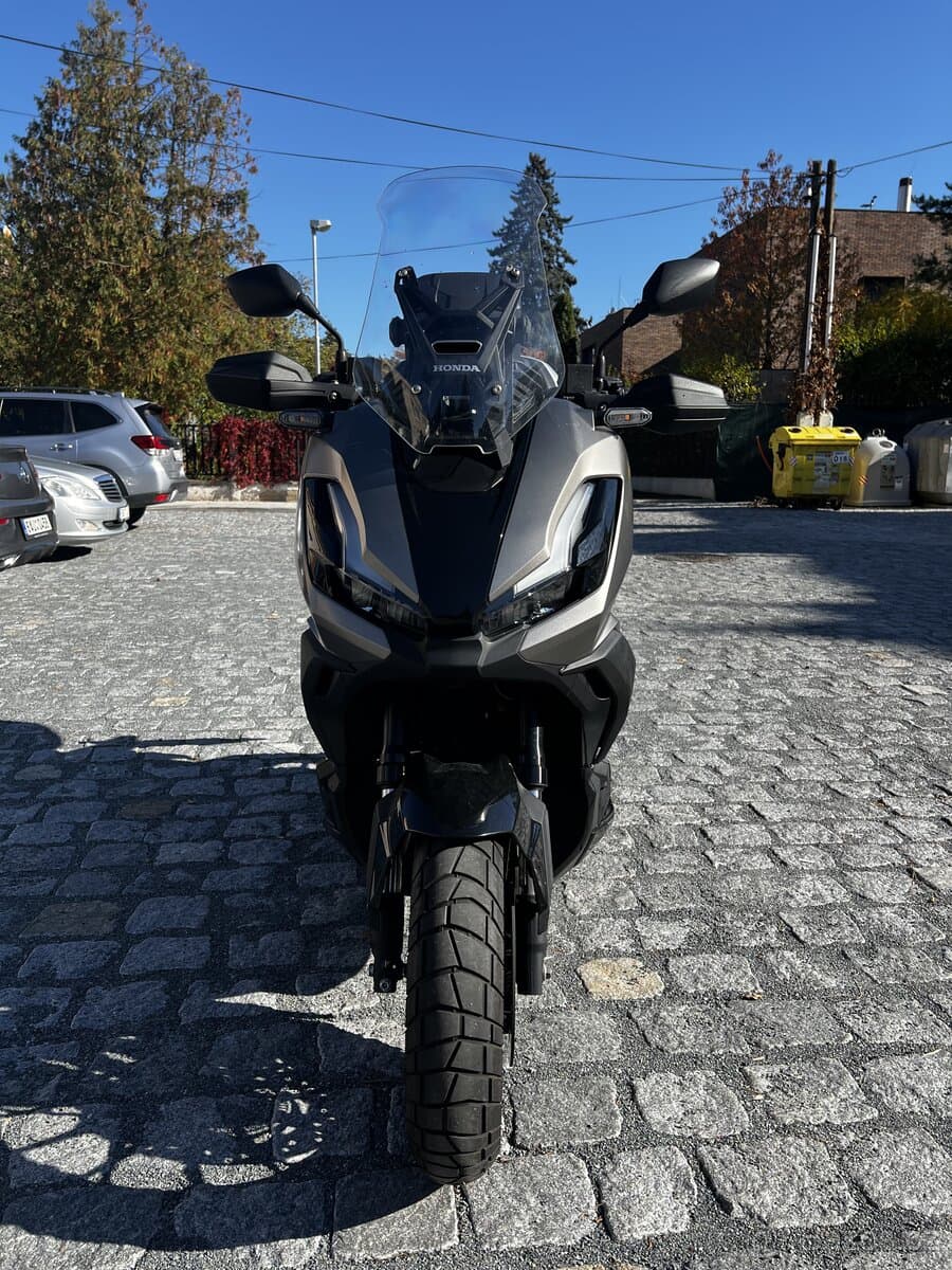 2026 Honda Honda ADV 350 - 5 050 km - Fotka 1
