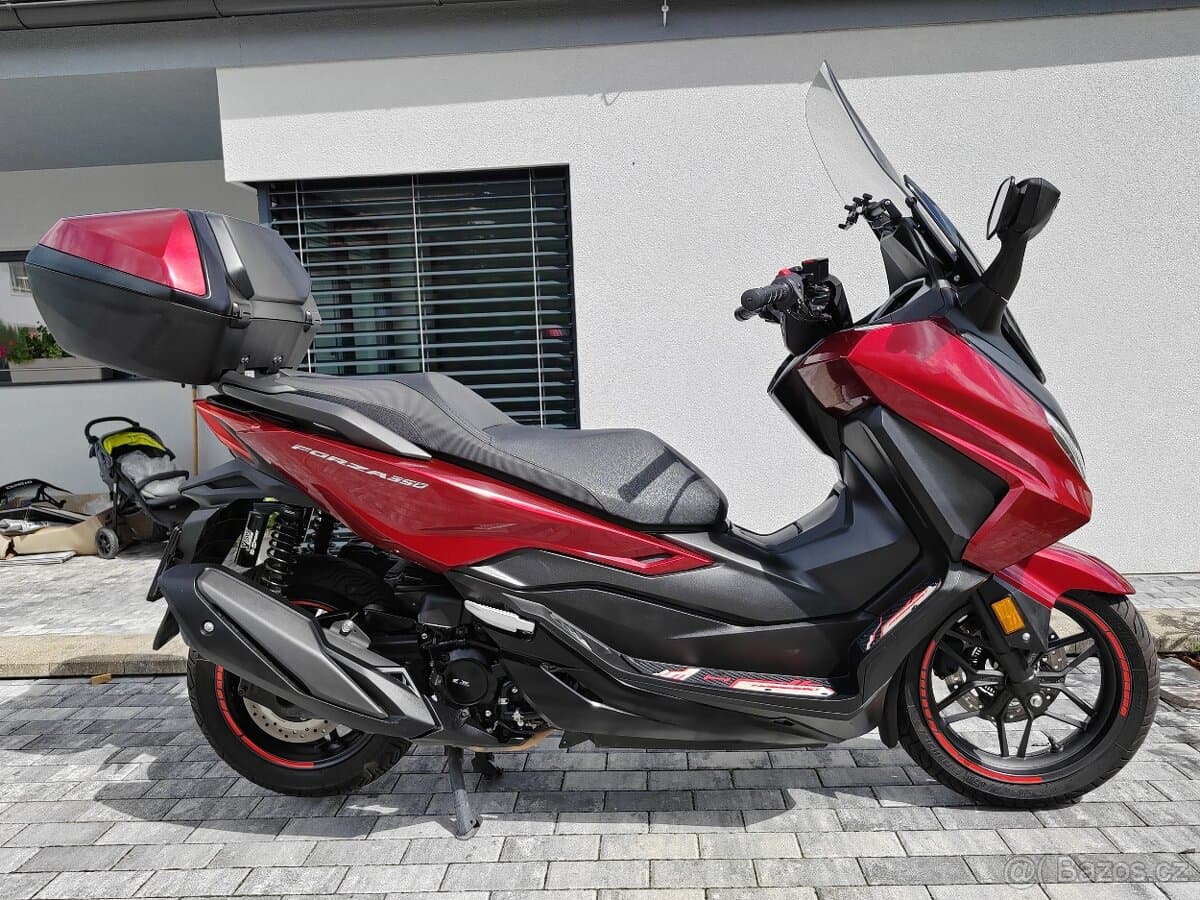 2025 Honda Honda Forza 350 - 2 692 km - Fotka 1
