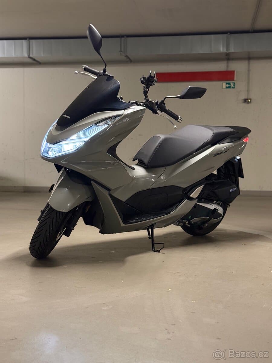 2023 Honda Honda PCX 125 - 5 030 km - Fotka 1