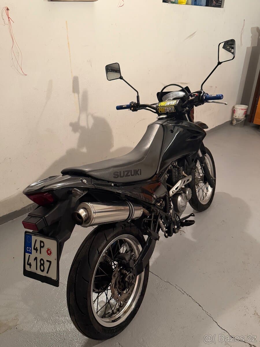 2027 Suzuki DR 125 SM - 2 000 km - Fotka 1