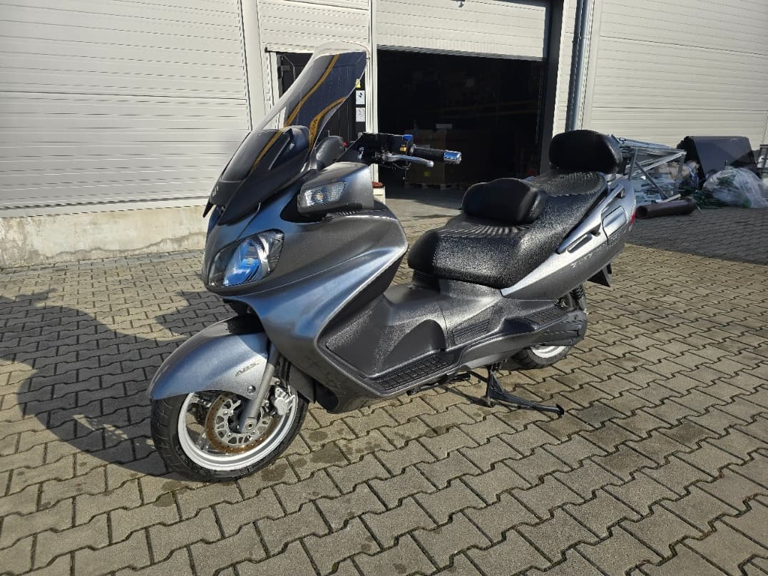 2011 Suzuki Burgman 125/200/400/650 - 38 000 km - Fotka 1