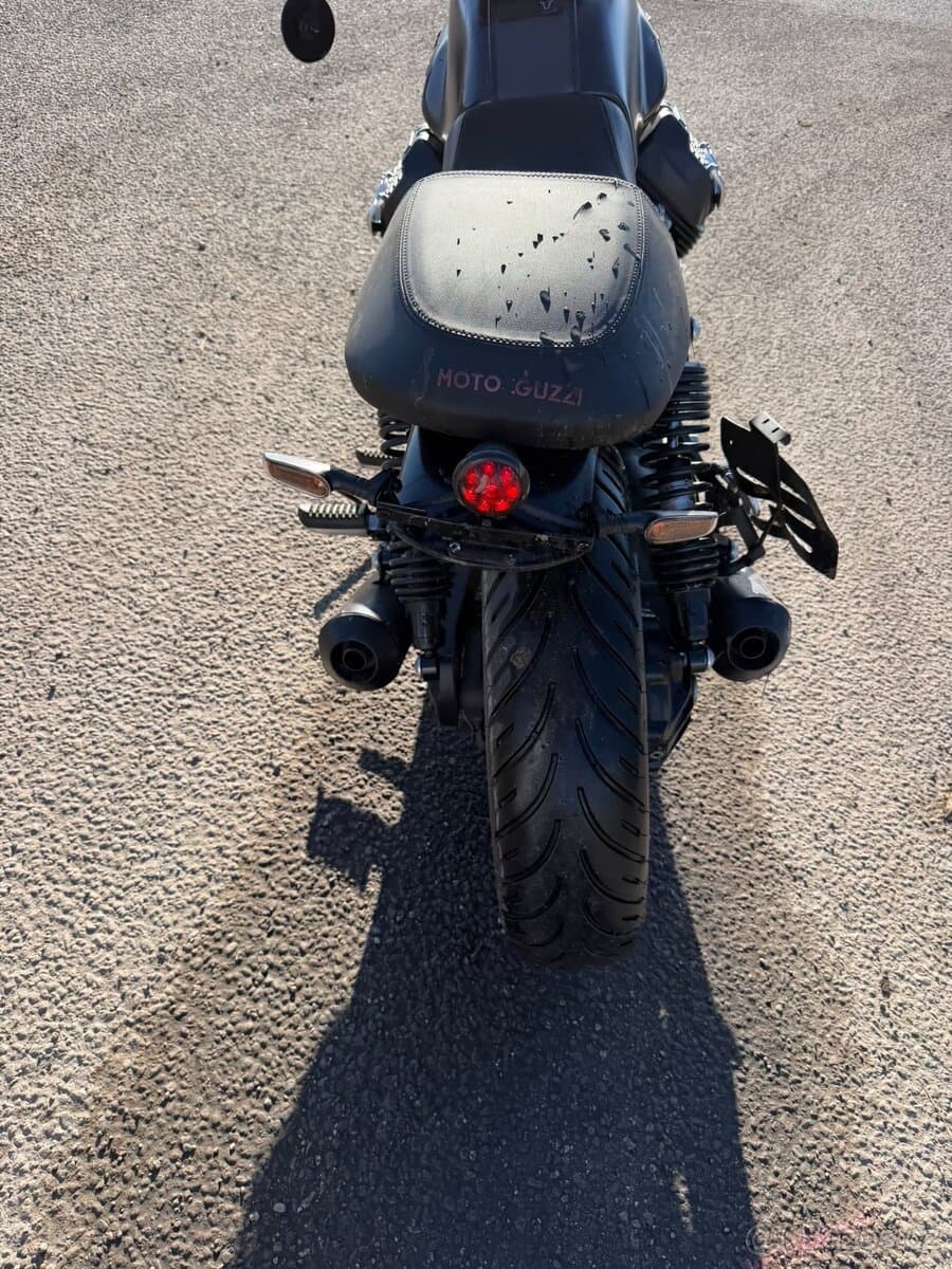 2024 Moto Guzzi Moto Guzzi V7 - 25 000 km - Fotka 1