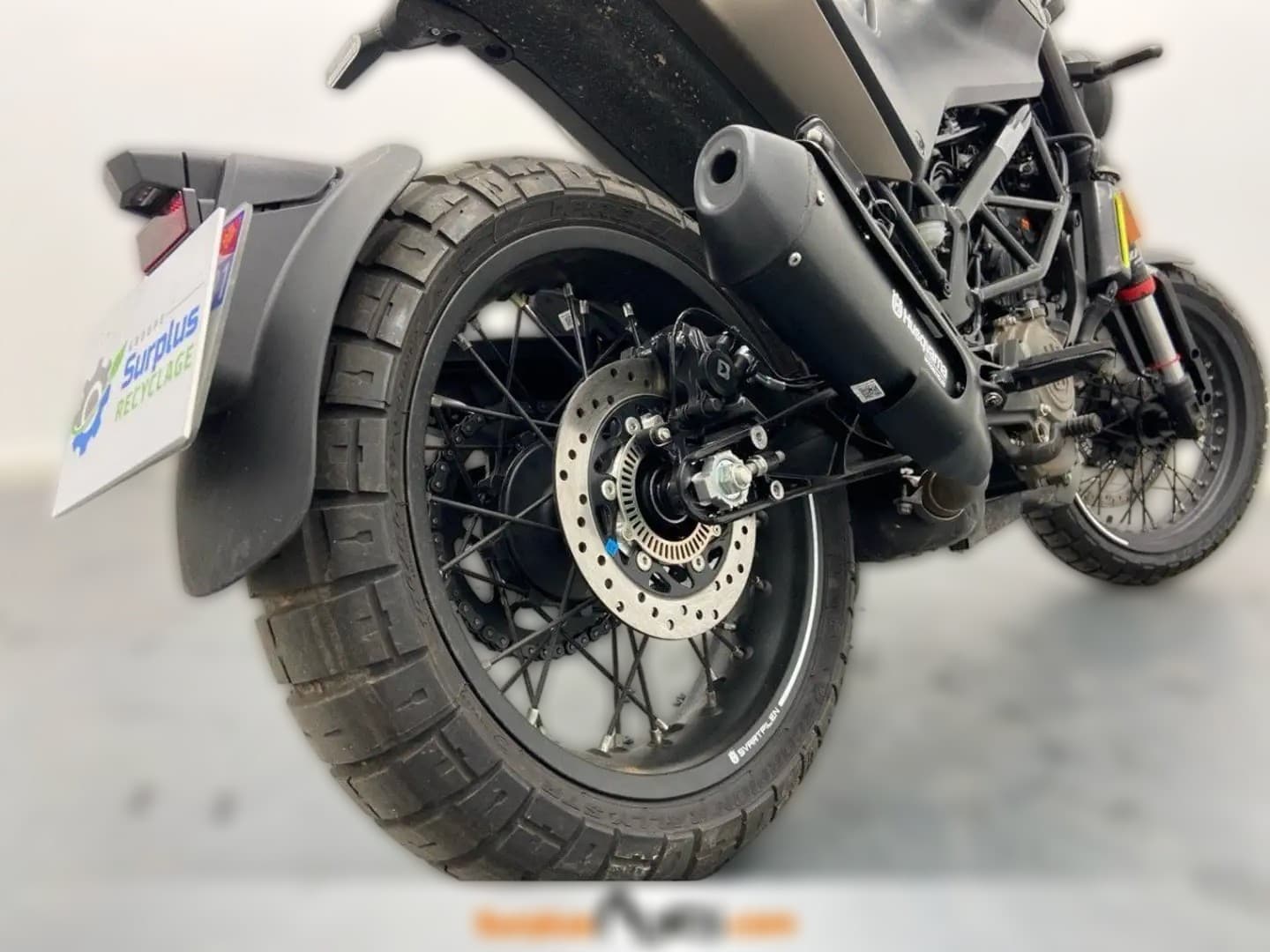 2024 Husqvarna Husqvarna Svartpilen 401 - 200 km - Fotka 1