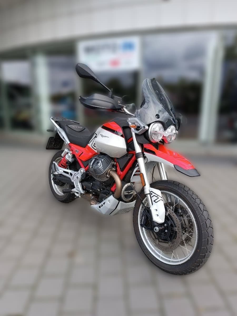2025 Moto Guzzi Moto Guzzi V85 TT - 2 696 km - Fotka 1